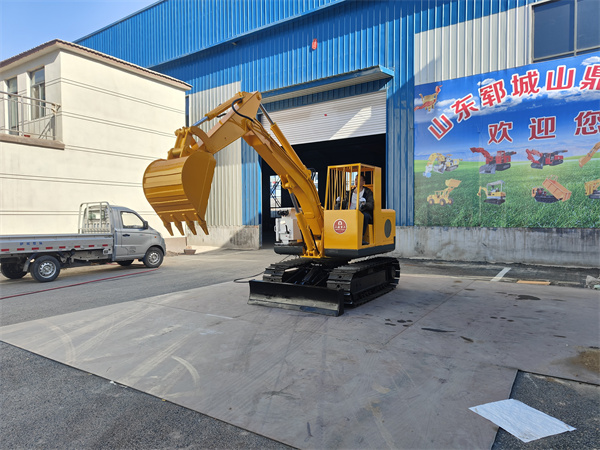 液压挖掘机厂家